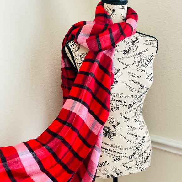 Red plaid scarf - Picture 4 of 4